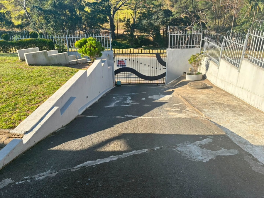 8 Bedroom Property for Sale in Stanger Manor KwaZulu-Natal