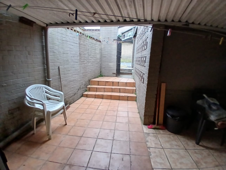 2 Bedroom Property for Sale in Pinetown KwaZulu-Natal
