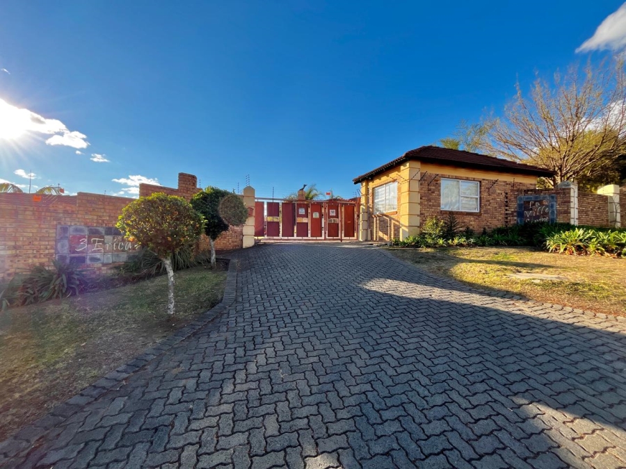 3 Bedroom Property for Sale in Signal Hill KwaZulu-Natal