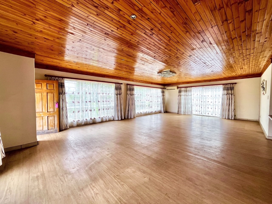 3 Bedroom Property for Sale in Signal Hill KwaZulu-Natal