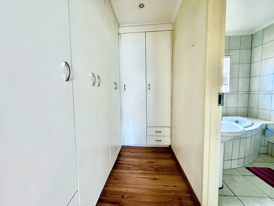 3 Bedroom Property for Sale in Signal Hill KwaZulu-Natal