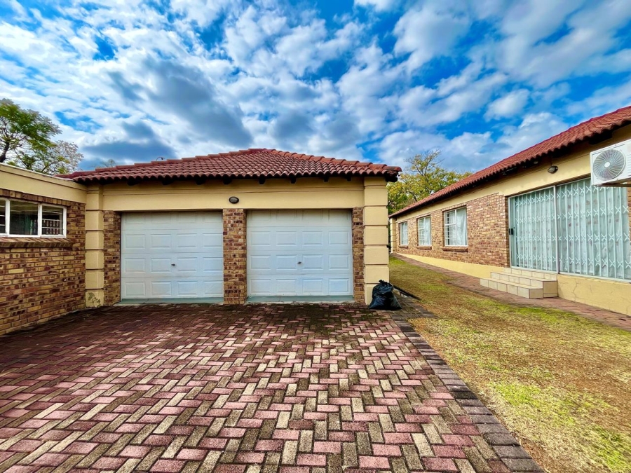 3 Bedroom Property for Sale in Signal Hill KwaZulu-Natal