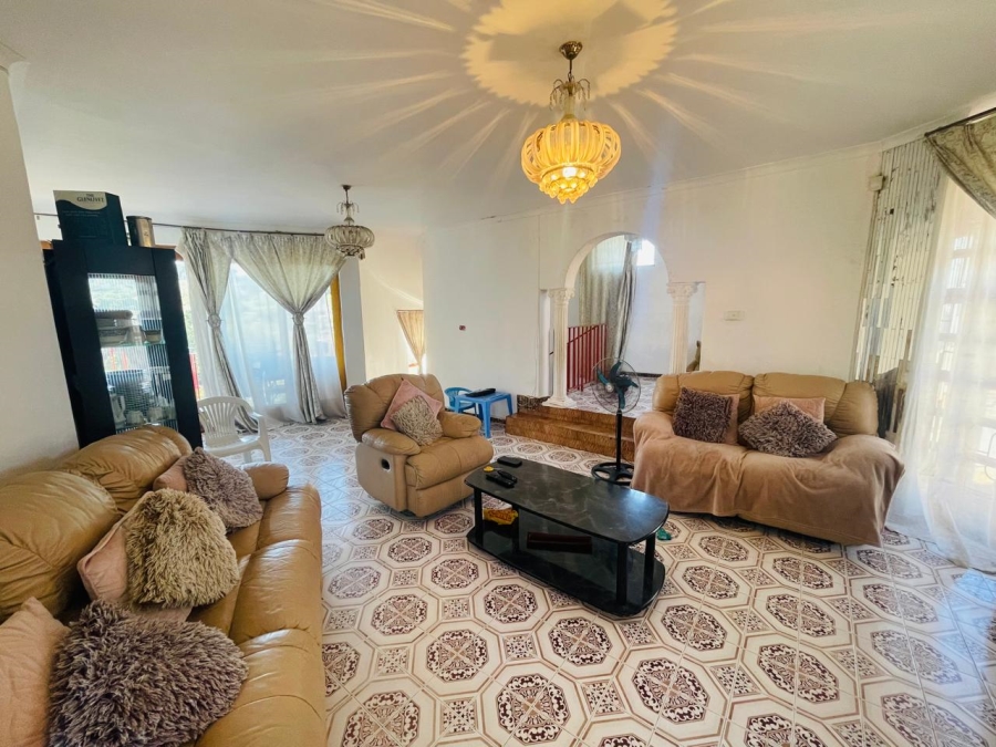 4 Bedroom Property for Sale in Isipingo Hills KwaZulu-Natal