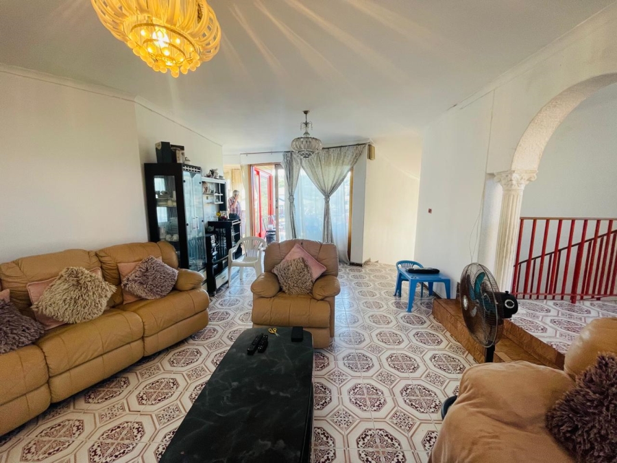 4 Bedroom Property for Sale in Isipingo Hills KwaZulu-Natal