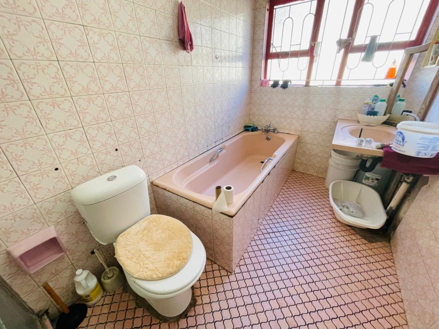 4 Bedroom Property for Sale in Isipingo Hills KwaZulu-Natal