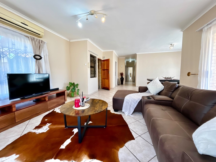 3 Bedroom Property for Sale in Aviary Hill KwaZulu-Natal