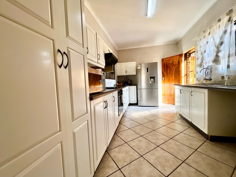 3 Bedroom Property for Sale in Aviary Hill KwaZulu-Natal