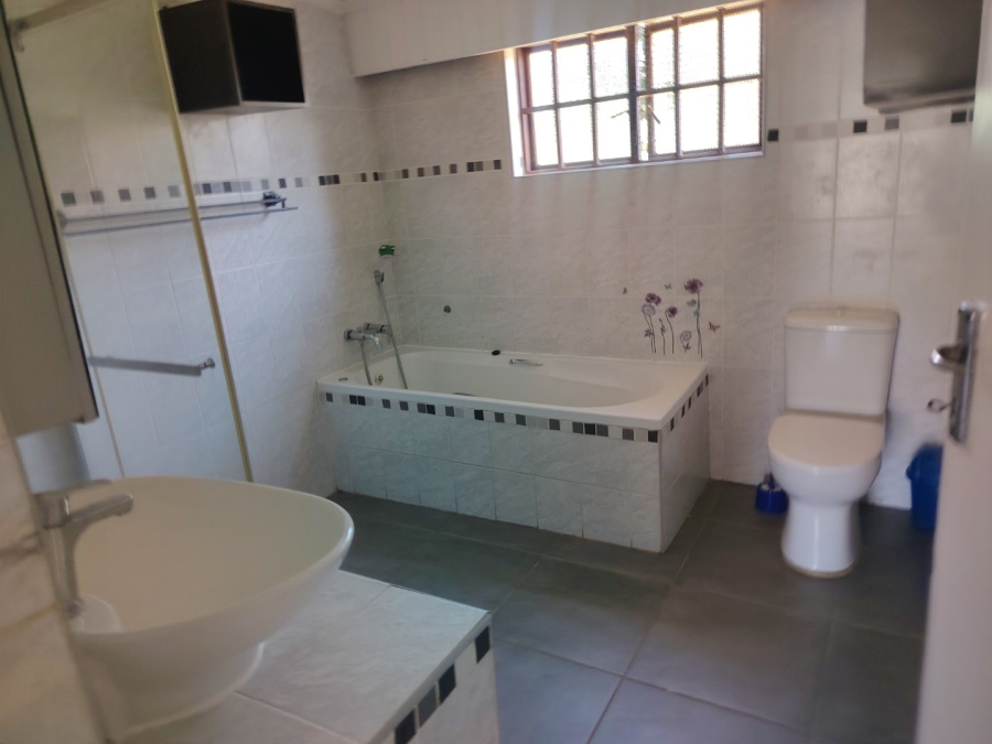 3 Bedroom Property for Sale in Waterfall KwaZulu-Natal