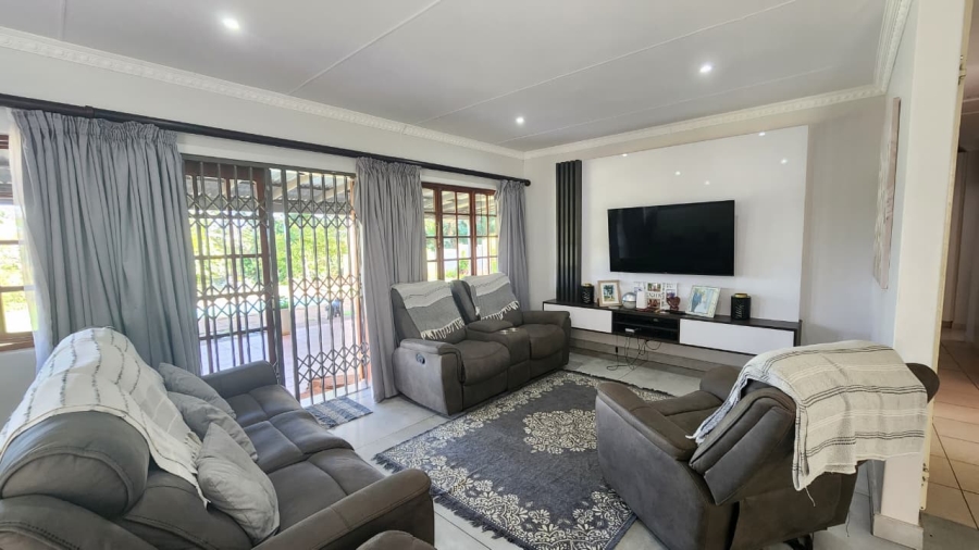 3 Bedroom Property for Sale in Umtentweni KwaZulu-Natal