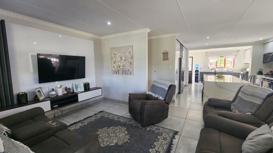 3 Bedroom Property for Sale in Umtentweni KwaZulu-Natal