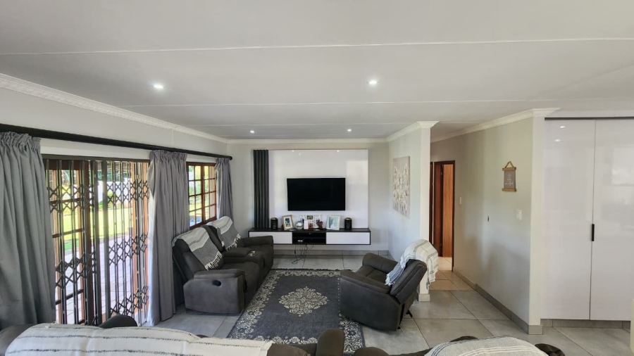 3 Bedroom Property for Sale in Umtentweni KwaZulu-Natal