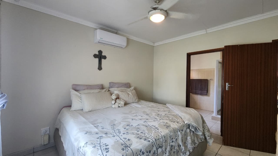 3 Bedroom Property for Sale in Umtentweni KwaZulu-Natal