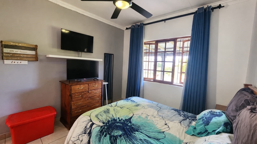 3 Bedroom Property for Sale in Umtentweni KwaZulu-Natal