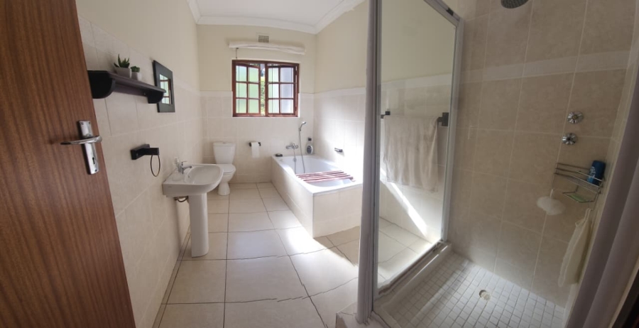 3 Bedroom Property for Sale in Umtentweni KwaZulu-Natal