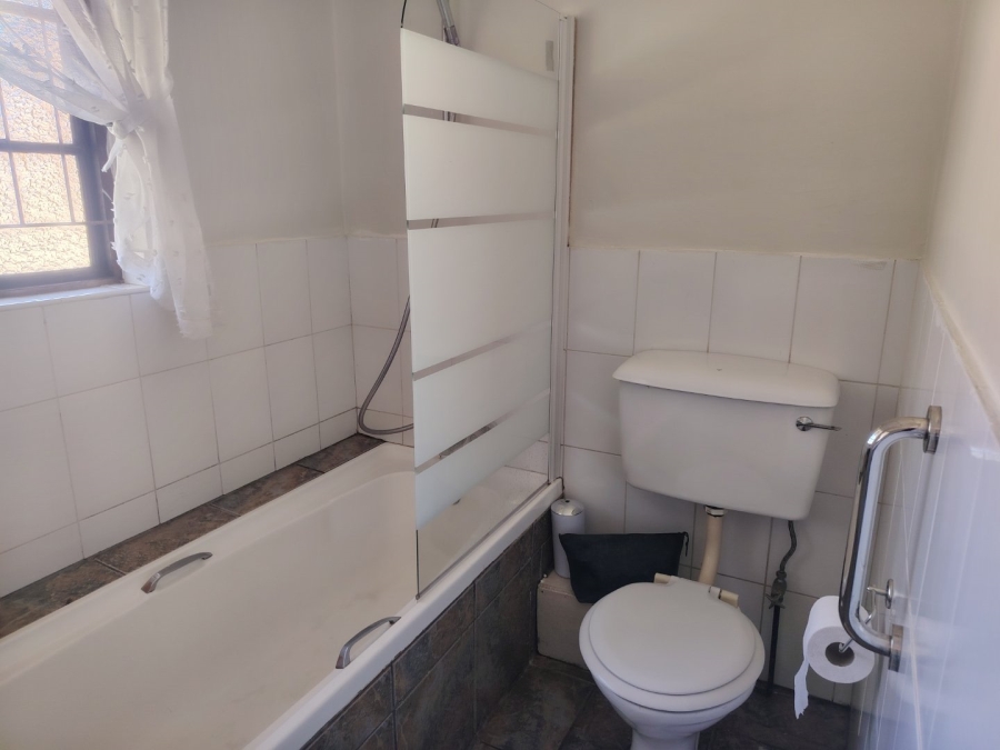 To Let 4 Bedroom Property for Rent in Gillitts KwaZulu-Natal