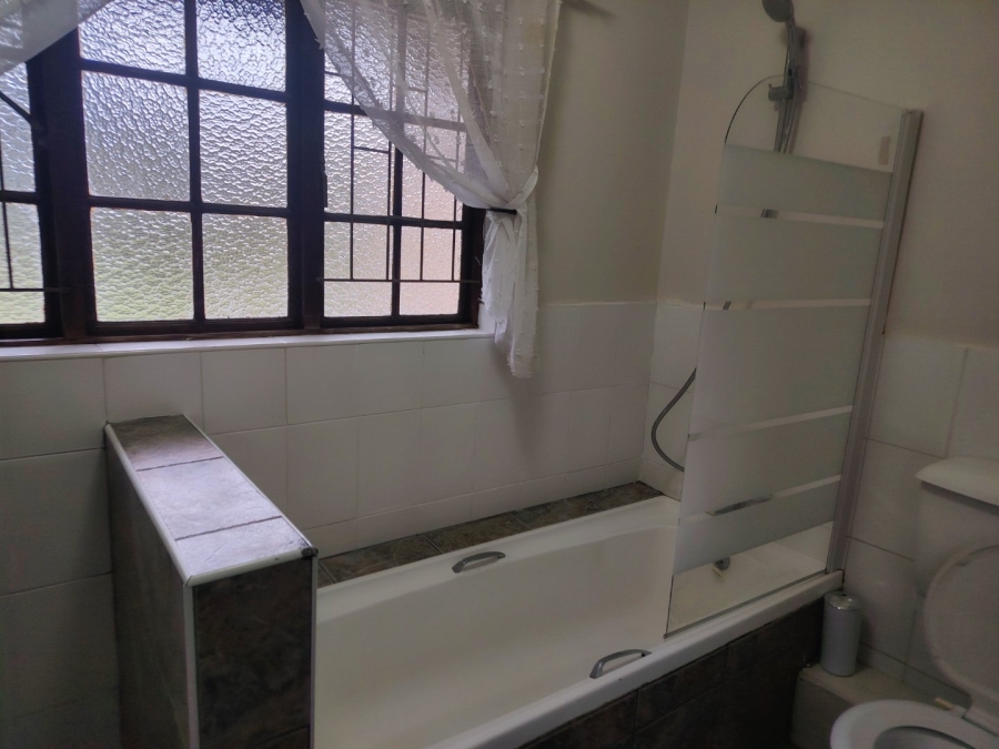 To Let 4 Bedroom Property for Rent in Gillitts KwaZulu-Natal