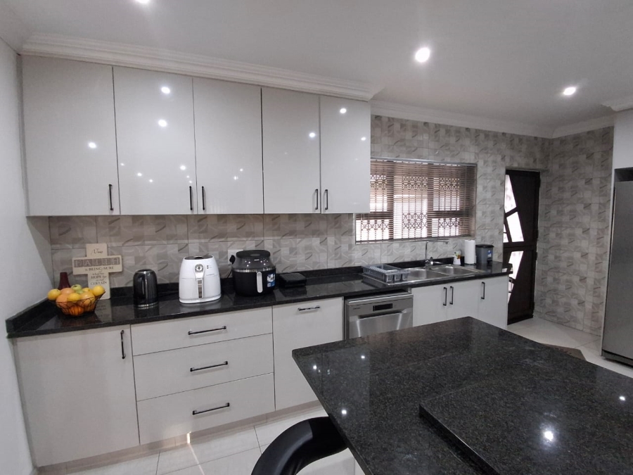 3 Bedroom Property for Sale in Escombe KwaZulu-Natal