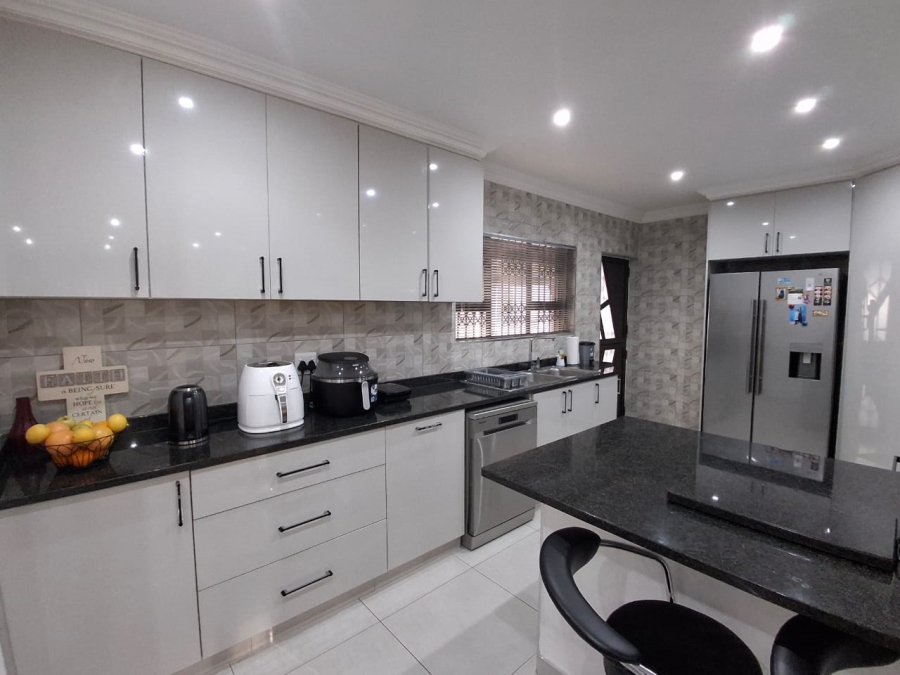 3 Bedroom Property for Sale in Escombe KwaZulu-Natal