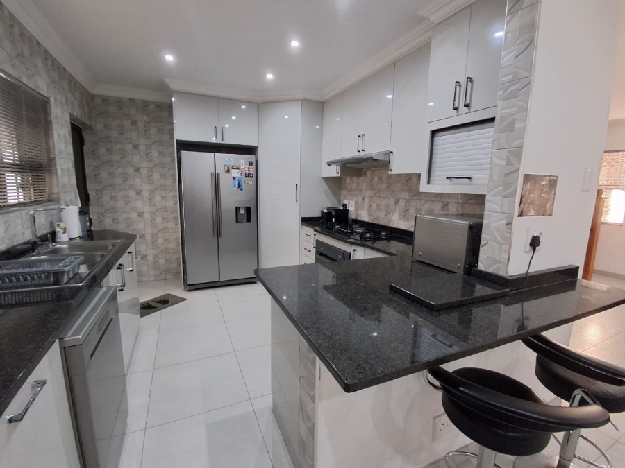 3 Bedroom Property for Sale in Escombe KwaZulu-Natal