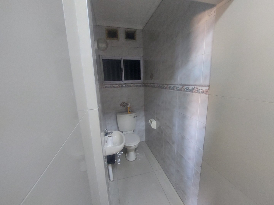 To Let 2 Bedroom Property for Rent in Bluff KwaZulu-Natal