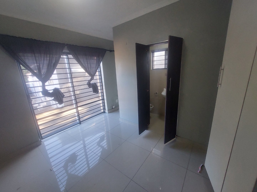 To Let 2 Bedroom Property for Rent in Bluff KwaZulu-Natal