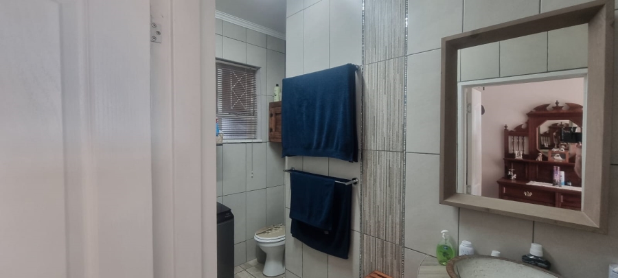 2 Bedroom Property for Sale in Margate KwaZulu-Natal
