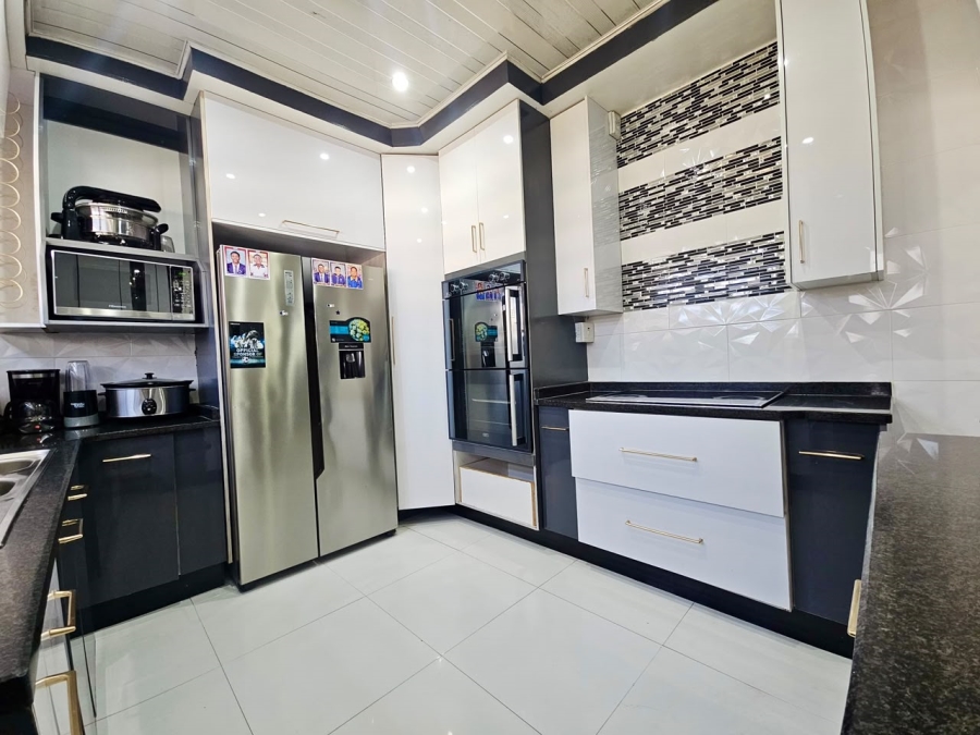 3 Bedroom Property for Sale in Ncandu Park KwaZulu-Natal