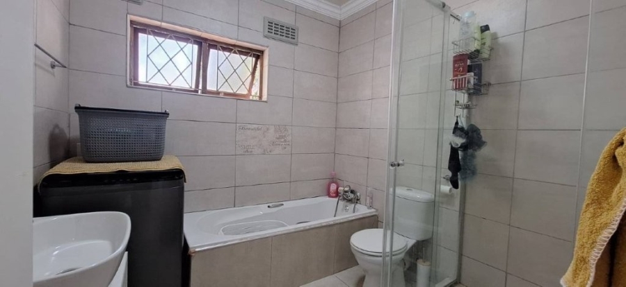 2 Bedroom Property for Sale in Oslo Beach KwaZulu-Natal