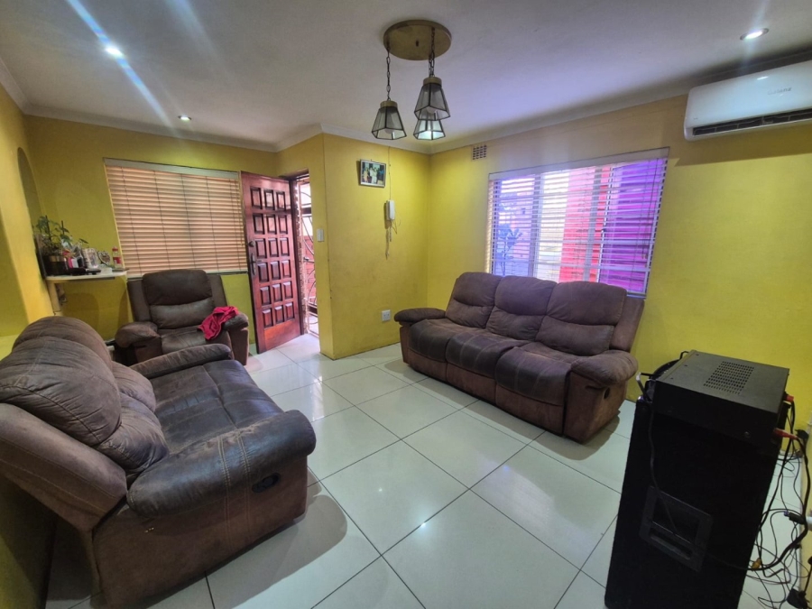2 Bedroom Property for Sale in Austerville KwaZulu-Natal