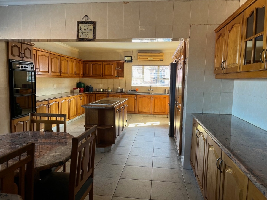 5 Bedroom Property for Sale in Isipingo Hills KwaZulu-Natal