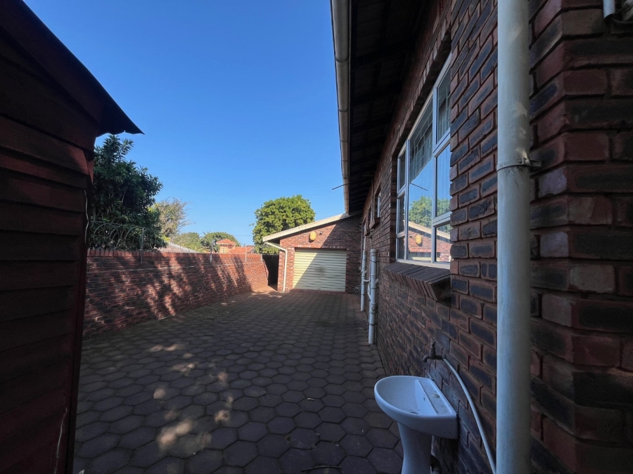 5 Bedroom Property for Sale in Isipingo Hills KwaZulu-Natal