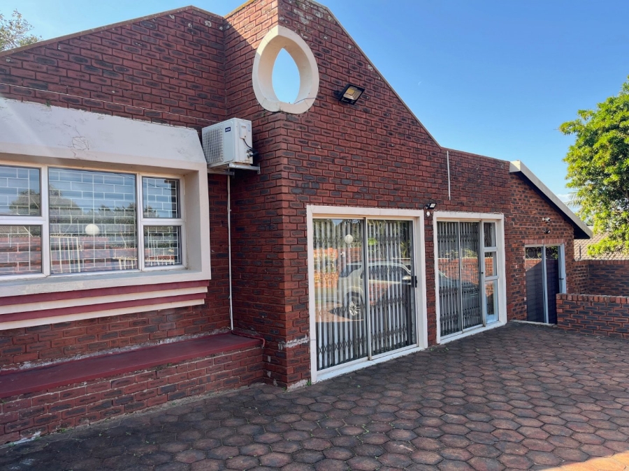 5 Bedroom Property for Sale in Isipingo Hills KwaZulu-Natal