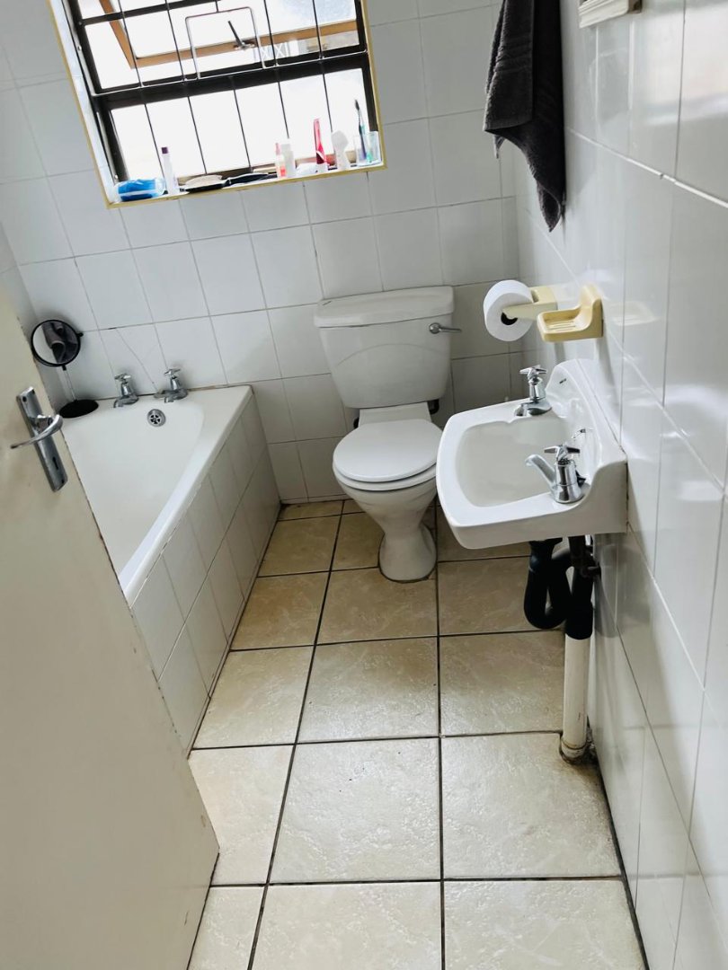 To Let 2 Bedroom Property for Rent in Cowies Hill KwaZulu-Natal