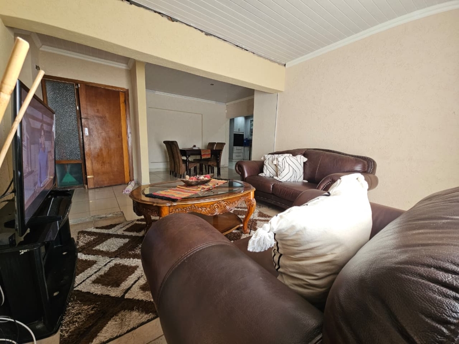 4 Bedroom Property for Sale in Amajuba Park KwaZulu-Natal