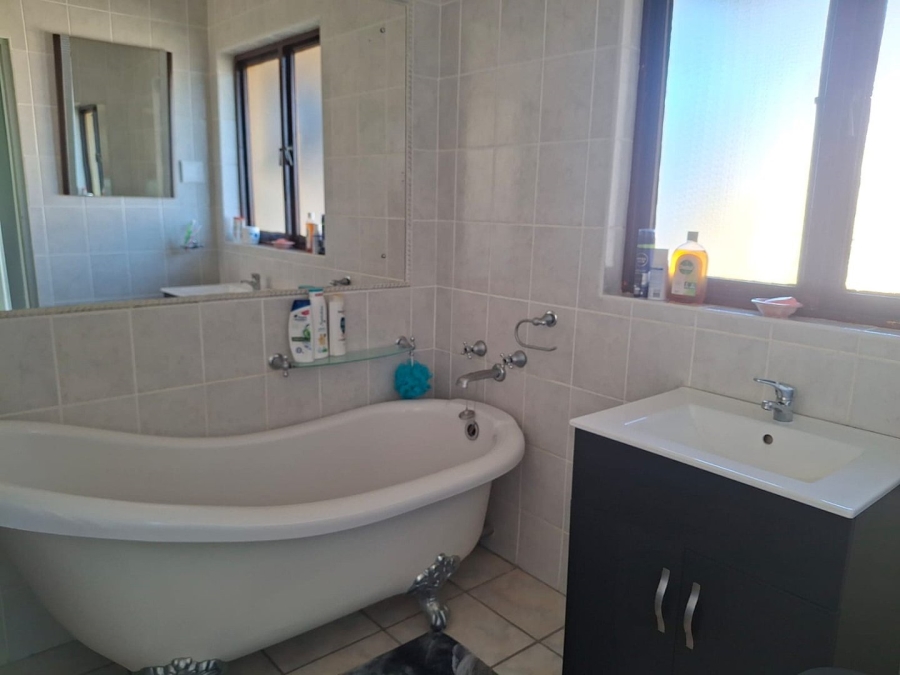 3 Bedroom Property for Sale in Shelly Beach KwaZulu-Natal