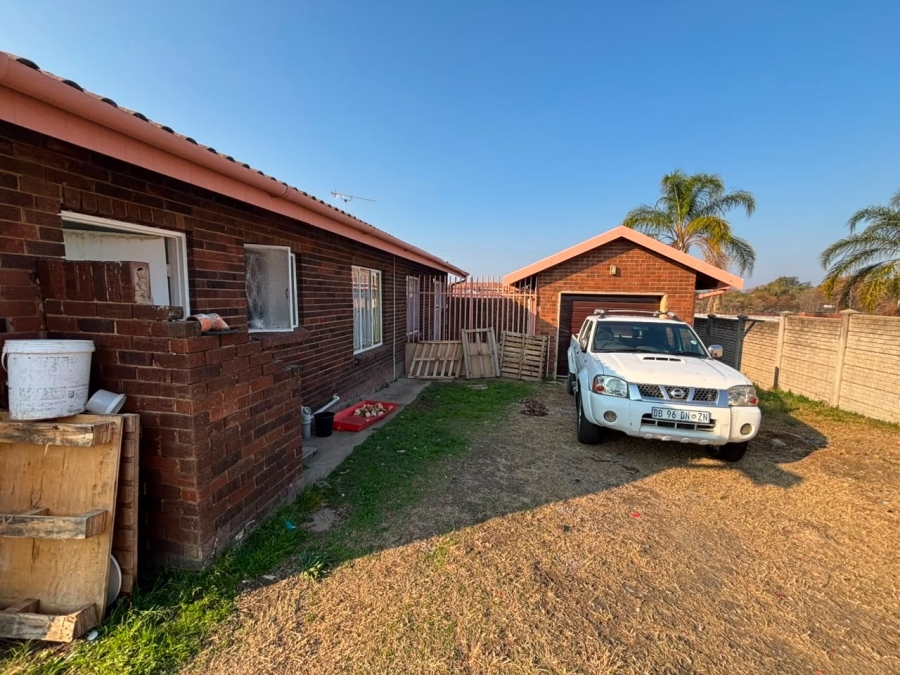 5 Bedroom Property for Sale in Van Riebeeck Park KwaZulu-Natal