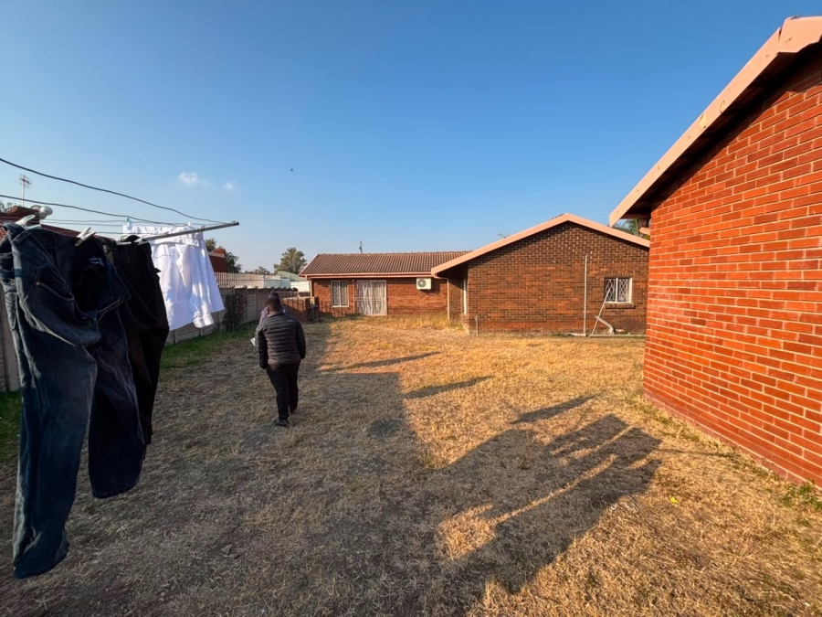 5 Bedroom Property for Sale in Van Riebeeck Park KwaZulu-Natal