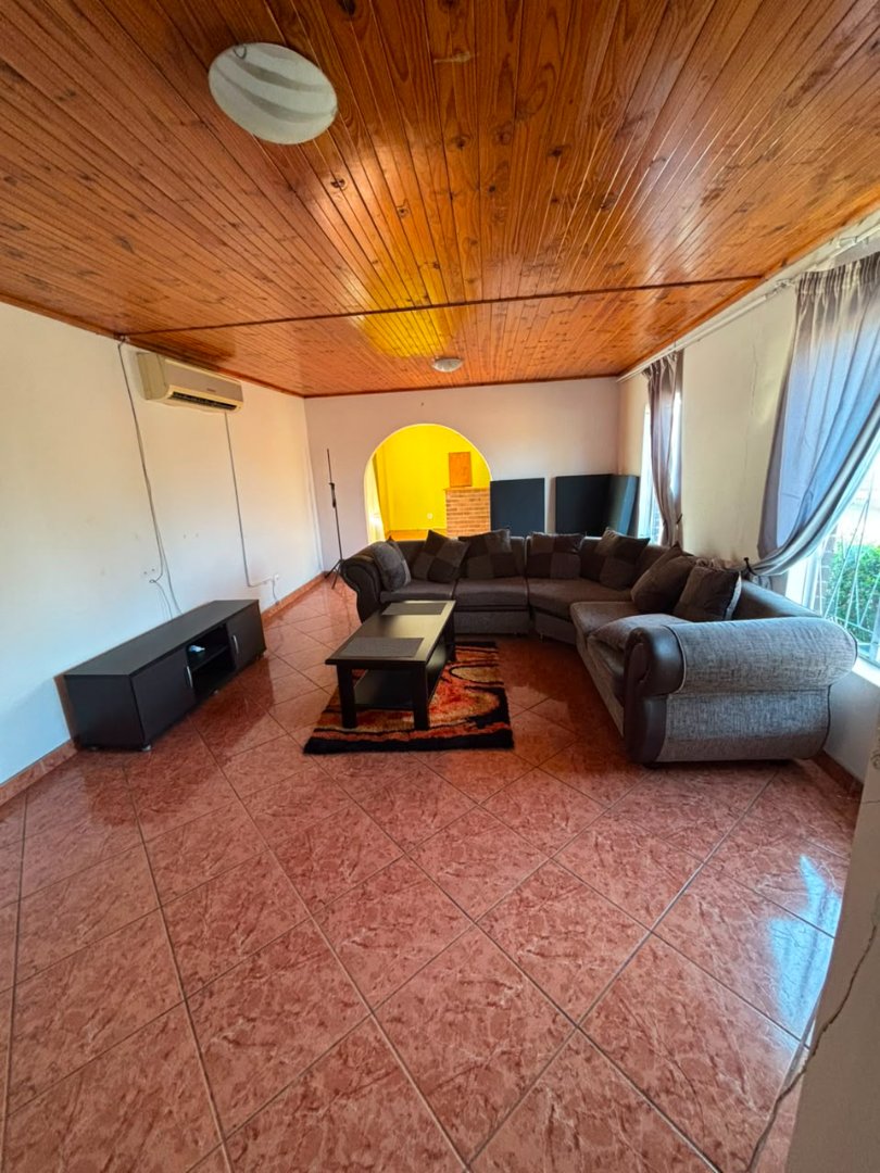 5 Bedroom Property for Sale in Van Riebeeck Park KwaZulu-Natal