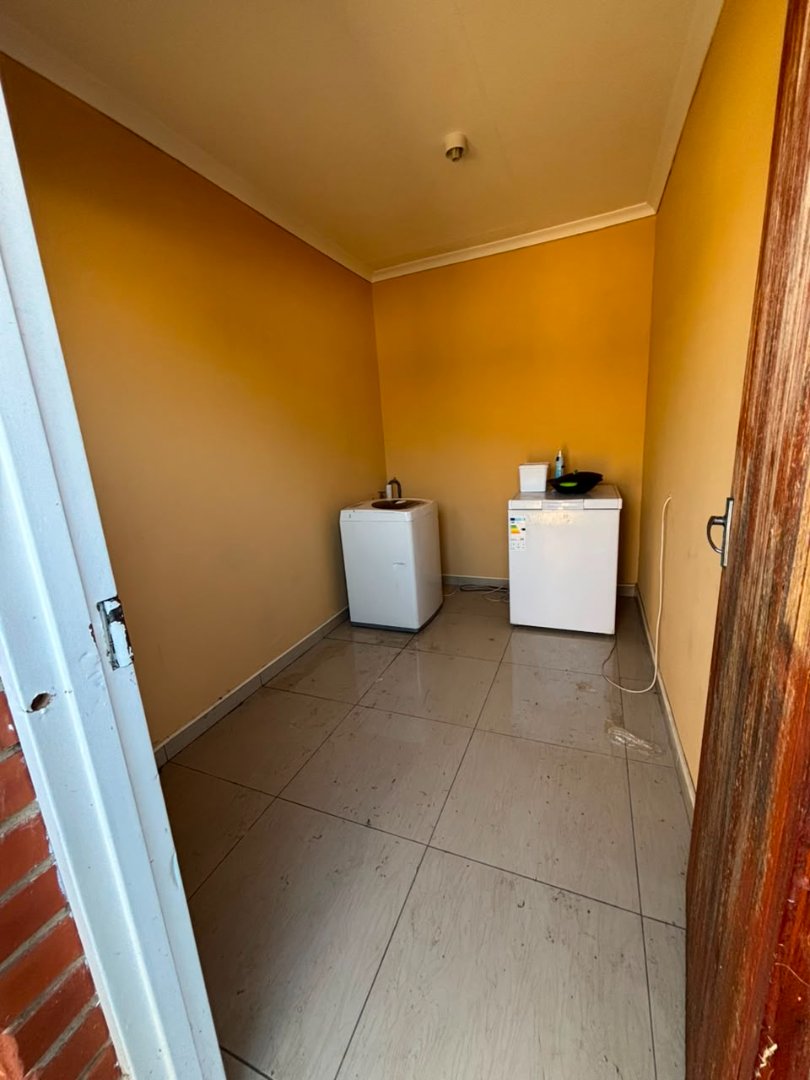5 Bedroom Property for Sale in Van Riebeeck Park KwaZulu-Natal