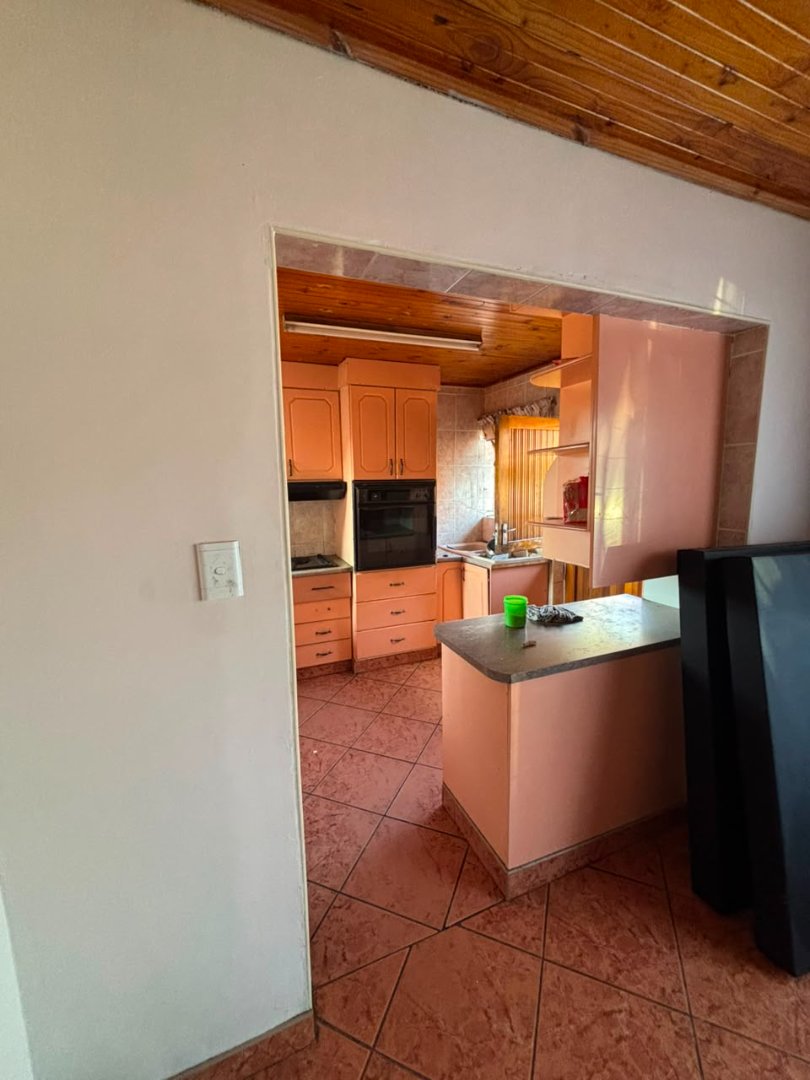 5 Bedroom Property for Sale in Van Riebeeck Park KwaZulu-Natal