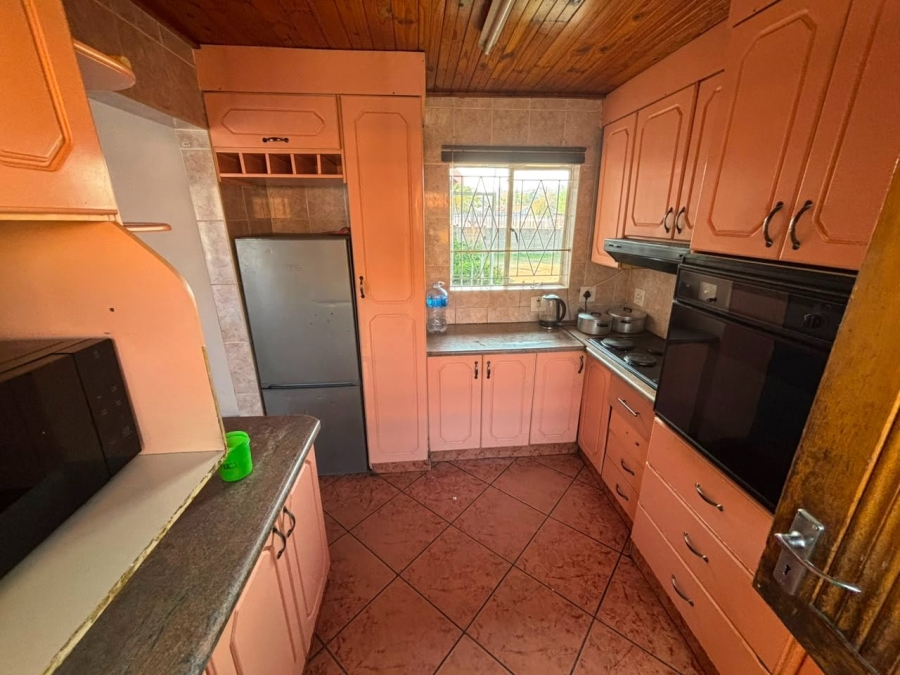 5 Bedroom Property for Sale in Van Riebeeck Park KwaZulu-Natal