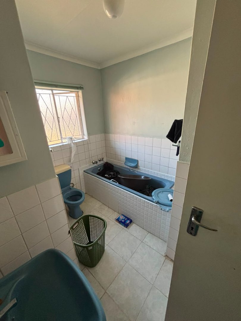 5 Bedroom Property for Sale in Van Riebeeck Park KwaZulu-Natal
