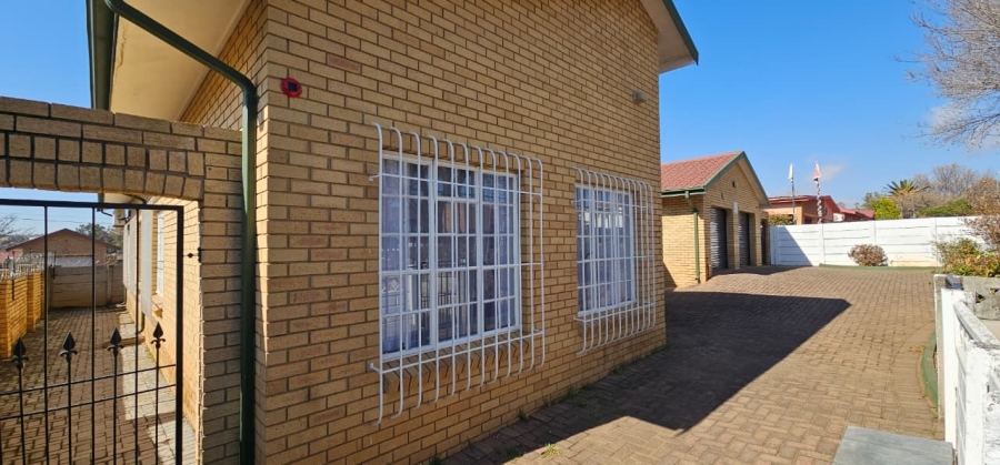3 Bedroom Property for Sale in Lennoxton KwaZulu-Natal