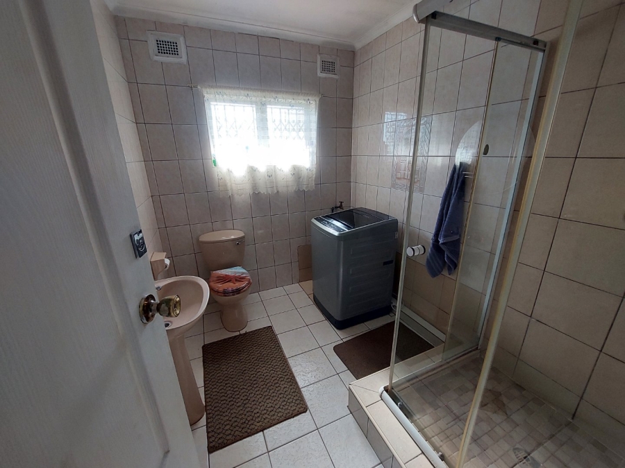6 Bedroom Property for Sale in Silverglen KwaZulu-Natal