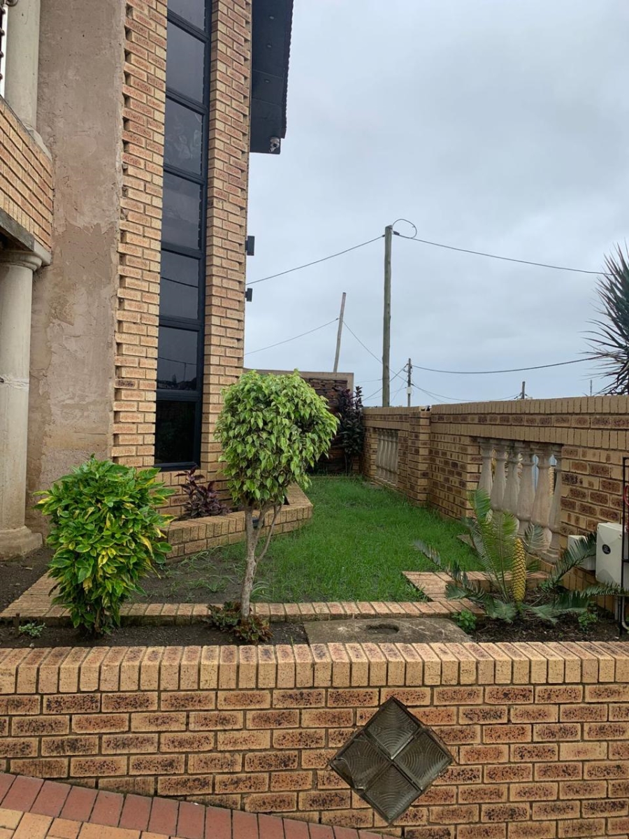 4 Bedroom Property for Sale in Kwamashu KwaZulu-Natal
