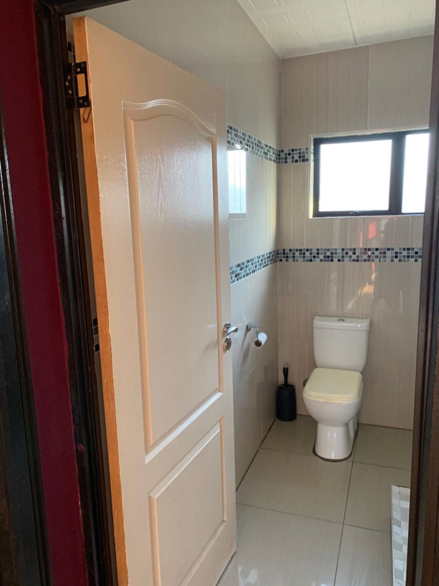 4 Bedroom Property for Sale in Kwamashu KwaZulu-Natal