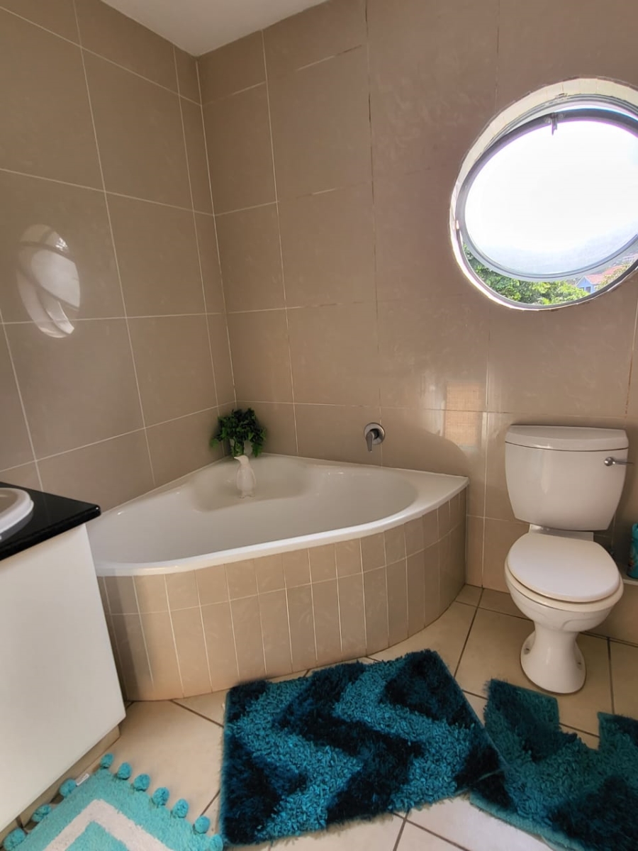 4 Bedroom Property for Sale in Manaba Beach KwaZulu-Natal