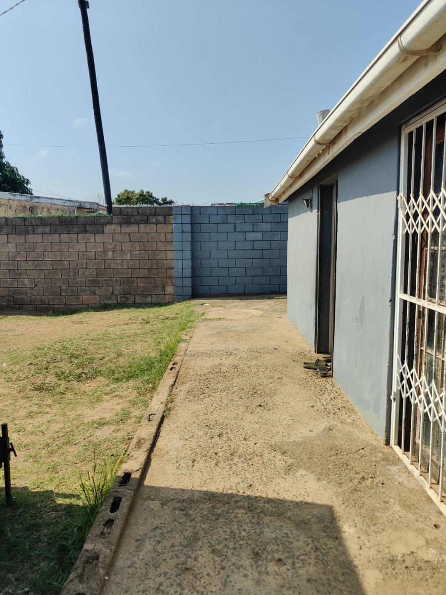 2 Bedroom Property for Sale in Emlanjeni KwaZulu-Natal