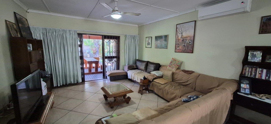 4 Bedroom Property for Sale in Sea Park KwaZulu-Natal