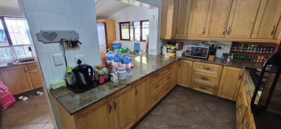 4 Bedroom Property for Sale in Sea Park KwaZulu-Natal